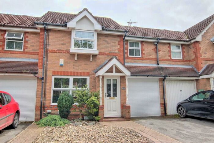 3 Bedroom Town House For Sale In Huzzard Close, Walkington, Beverley, HU17