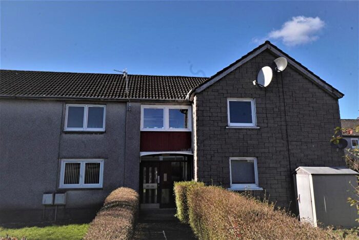 1 Bedroom Apartment To Rent In Carrick Court, Harestanes, Kirkintilloch, G66