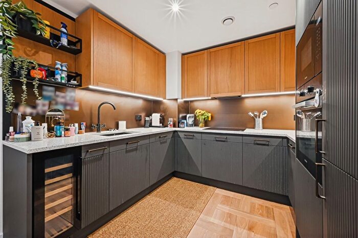 1 Bedroom Flat To Rent In Boxwood Gardens, London Dock, London, E1W