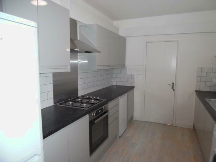 4 Bedroom Terraced House To Rent In Newington Road, NN2