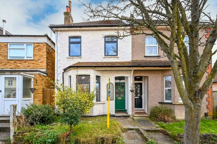 4 Bedroom Semi-Detached House To Rent In Gordon Road, Carshalton Beeches, Carshalton, SM5