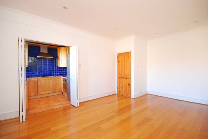 2 Bedroom Flat To Rent In Elgin Avenue, Maida Vale, London, W9