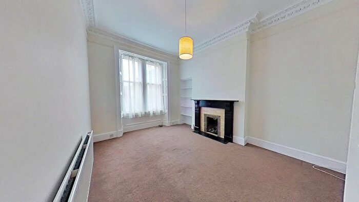 2 Bedroom Flat To Rent In Seaforth Drive, Edinburgh, Midlothian, EH4