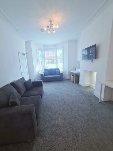2 Bedroom Apartment To Rent In Wolseley Gardens, Newcastle Upon Tyne, NE2