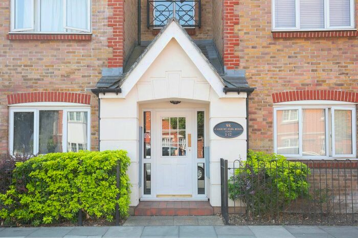 2 Bedroom Flat To Rent In Canbury Park Road, Kingston Upon Thames, KT2