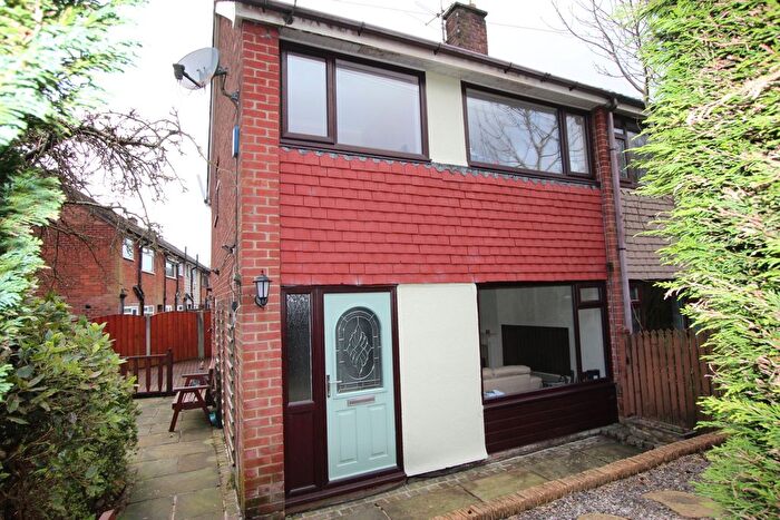 3 Bedroom Semi-Detached House To Rent In Shepherd Street, Norden, Rochdale, OL11