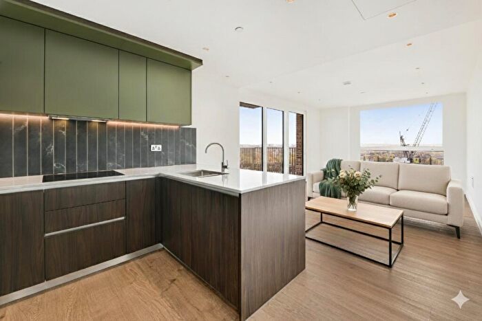 3 Bedroom Flat To Rent In Gasholder Place, Oval, SE11