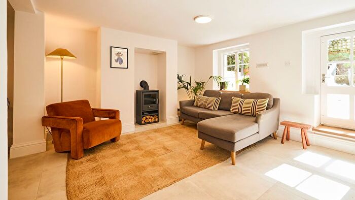 2 Bedroom Flat For Sale In Tottenham Green East, London, N15
