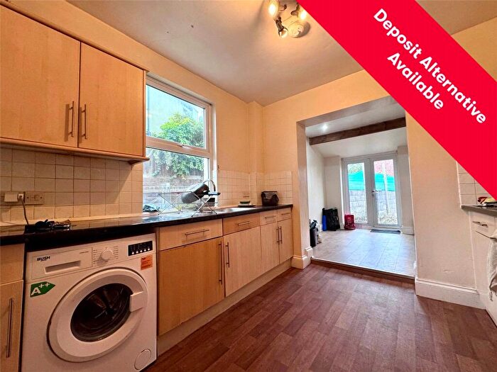 4 Bedroom Semi Detached House To Rent In Wellington Hill, Bristol, BS7