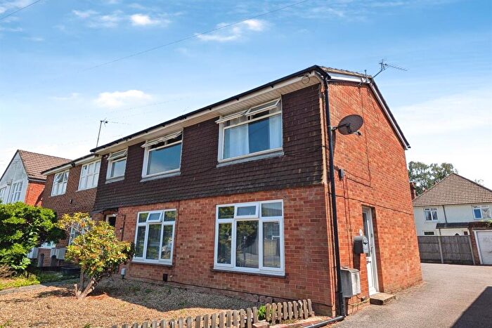 1 Bedroom Flat To Rent In Howards Grove, SO15