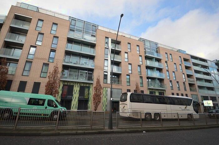 2 Bedroom Flat To Rent In Station Approach, Epsom, Surrey. KT19