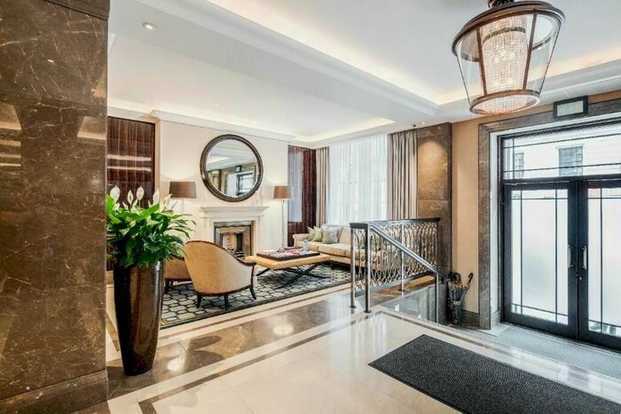 3 Bedroom Flat To Rent In Whitehall Place, London, SW1A