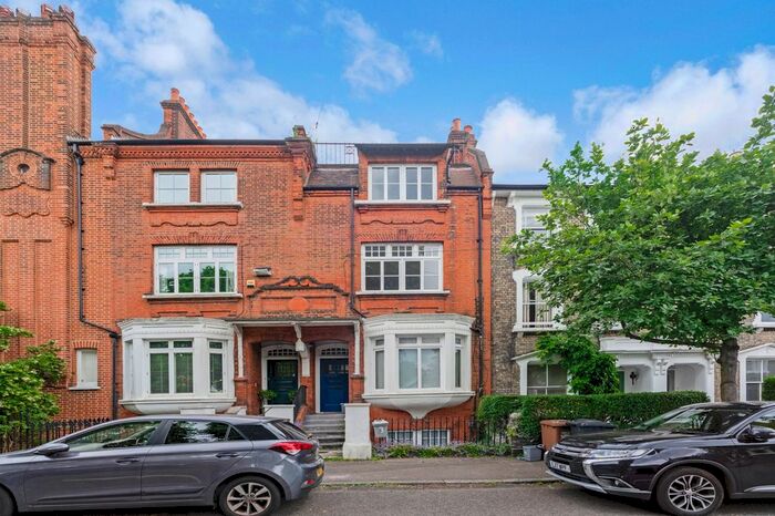 2 Bedroom Flat To Rent In Upper Flat, Quentin Road, London, SE13