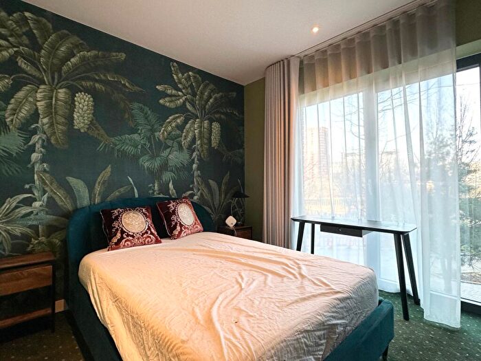 2 Bedroom Apartment To Rent In London City Island, Canning Town, E14