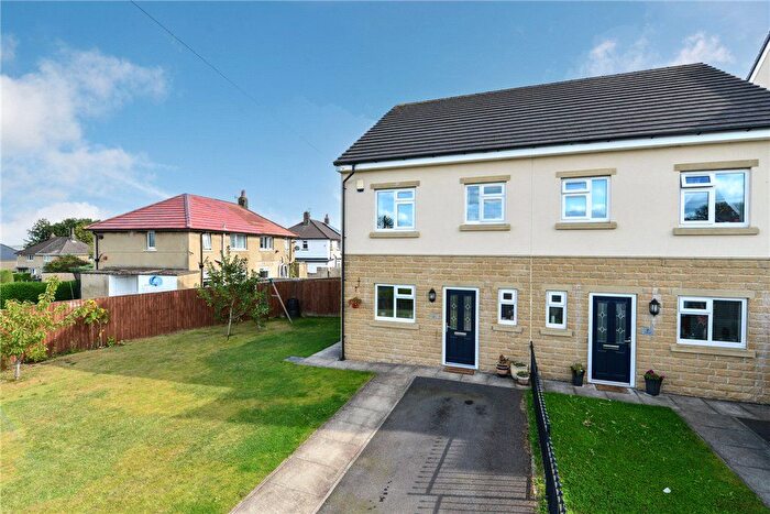3 Bedroom Semi-Detached House For Sale In Hope Hill View, Bingley, West Yorkshire, BD16
