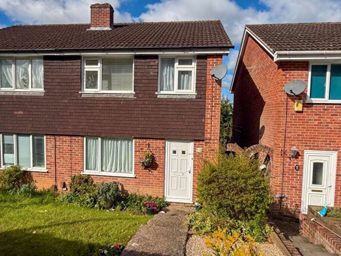 3 Bedroom Semi Detached House For Sale In Pine Ridge, Newbury, RG14