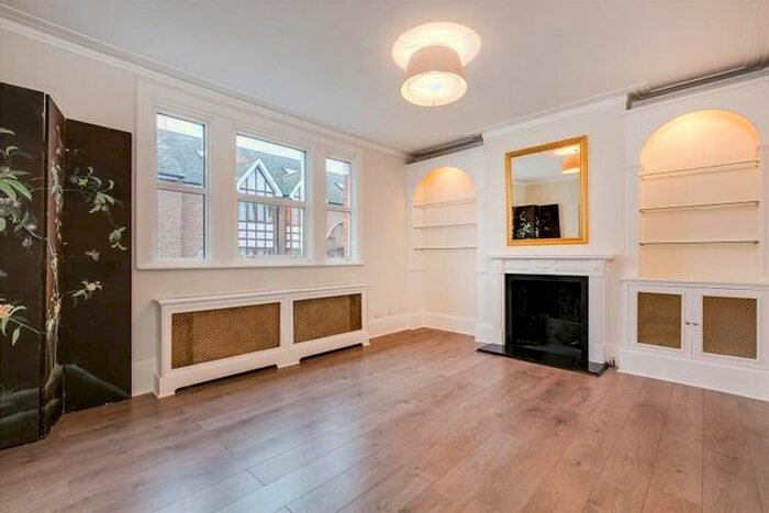 3 Bedroom Flat To Rent In Mercier Road, London, SW15