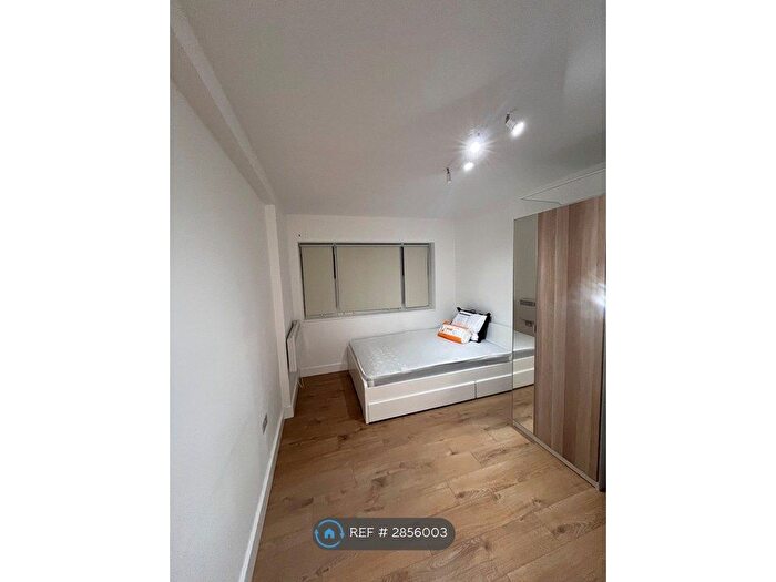 Studio To Rent In Belsize Road, London, NW6