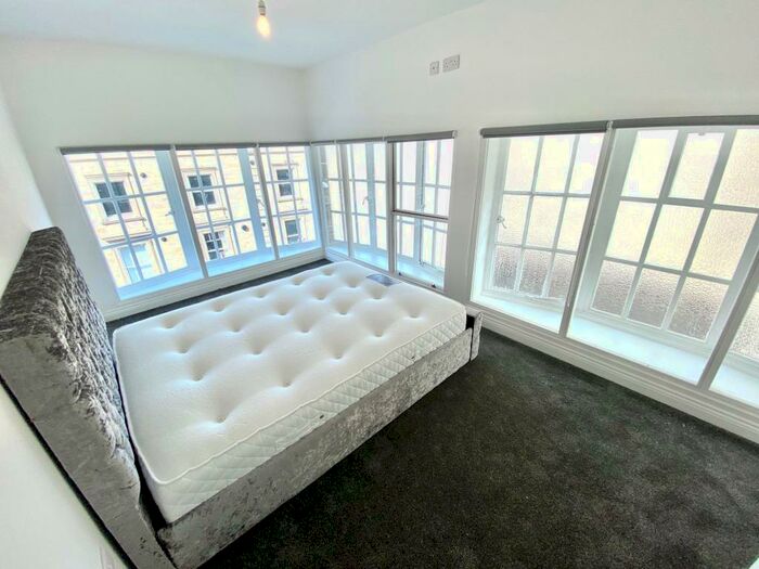 2 Bedroom Apartment To Rent In Westgate, Huddersfield, HD1