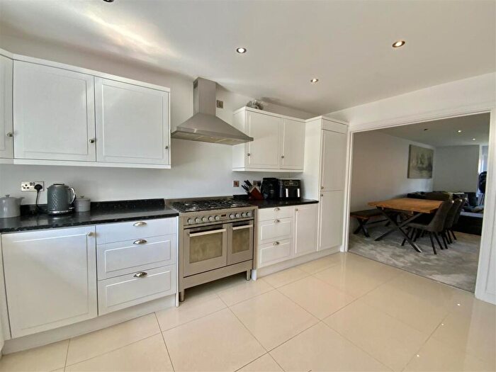 3 Bedroom End Of Terrace House For Sale In Blenheim Avenue, Stony Stratford, Milton Keynes, MK11
