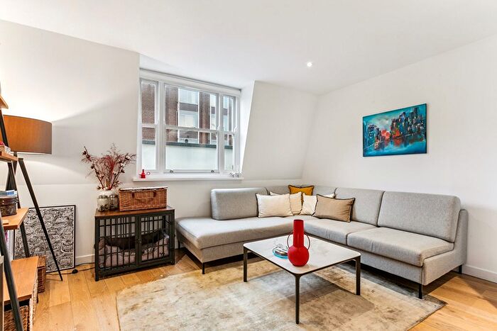 2 Bedroom Flat To Rent In Kings Cross Road, St Pancras, WC1X