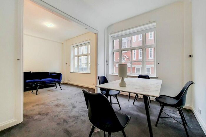 2 Bedroom Flat To Rent In Hertford Street, Mayfair, London, W1J