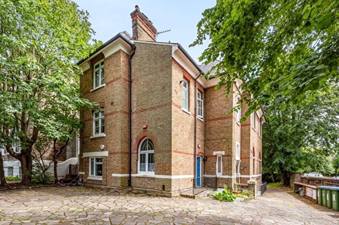 3 Bedroom Flat To Rent In Shooters Hill Road Blackheath, SE3