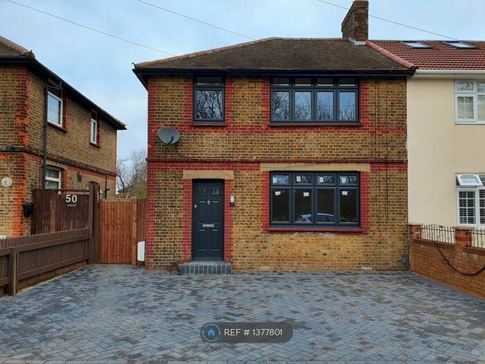 3 Bedroom Semi-Detached House To Rent In Park Lane, London, N9