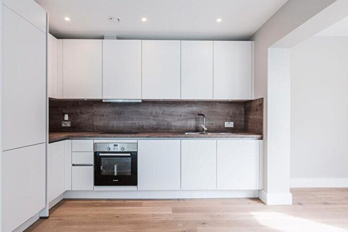 2 Bedroom Flat To Rent In Flat Sidcup House - Station Road, DA15