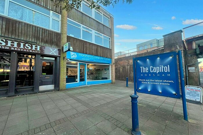 2 Bedroom Flat To Rent In Queen Street, Horsham, RH13