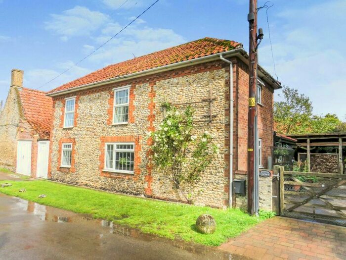 2 Bedroom Cottage For Sale In Church Lane, Hockwold, IP26
