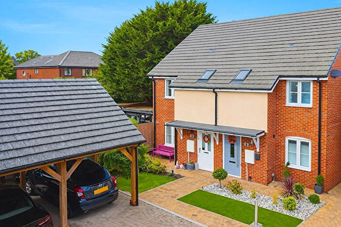 3 Bedroom Semi-Detached House For Sale In Adeyfield, Hemel Hempstead, HP2