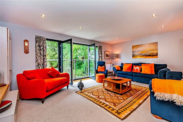 4 Bedroom Detached House For Sale In Oxford Road, Donnington, Newbury, Berkshire, RG14