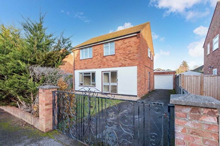 3 Bedroom Detached House For Sale In Prince Andrew Road, Maidenhead, SL6