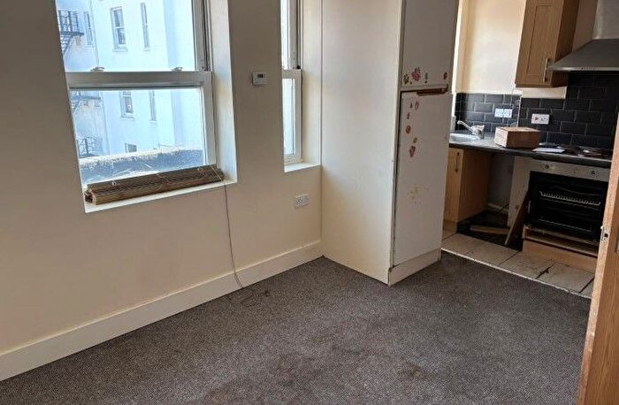 1 Bedroom Flat For Sale In Flat, Alhambra Road, Southsea, City Of Portsmouth, PO4