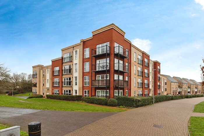 2 Bedroom Flat For Sale In Broadhurst Place, Basildon, Essex, SS14