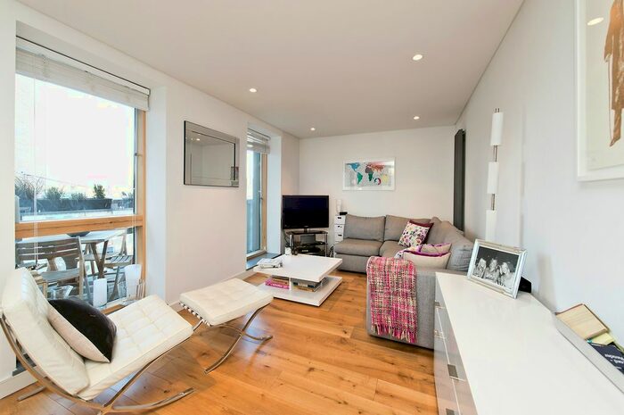 2 Bedroom Flat To Rent In Bermondsey Square, London, SE1