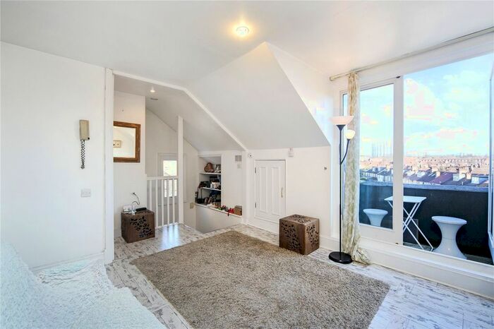 1 Bedroom Flat To Rent In St Quintin Avenue, London, W10