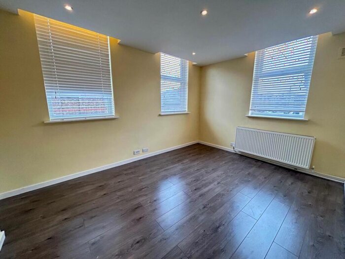 2 Bedroom Flat To Rent In Russell Road, Garston, L19