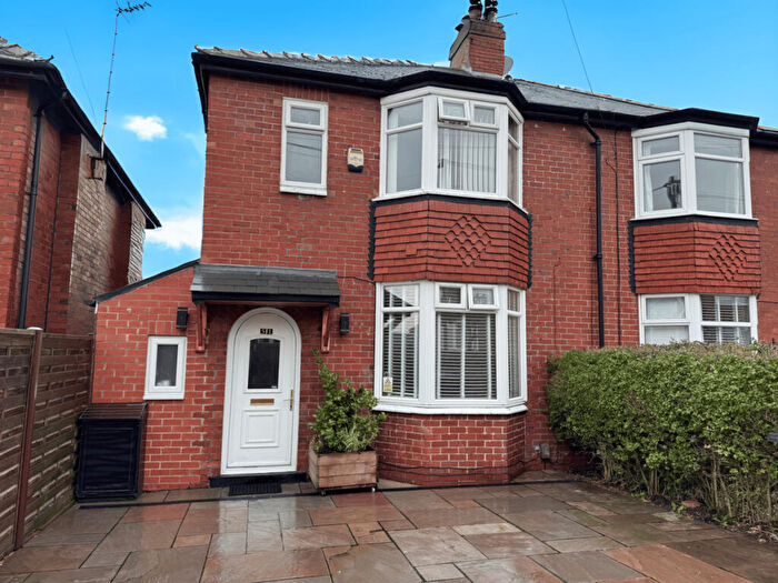 3 Bedroom Semi Detached House For Sale In Harlow Crescent, Harrogate, HG2