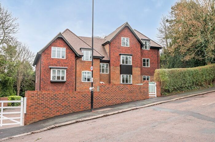 2 Bedroom Flat To Rent In Grovelands Road, Purley, CR8