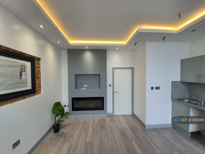 1 Bedroom Flat To Rent In Green Lanes, London, N16