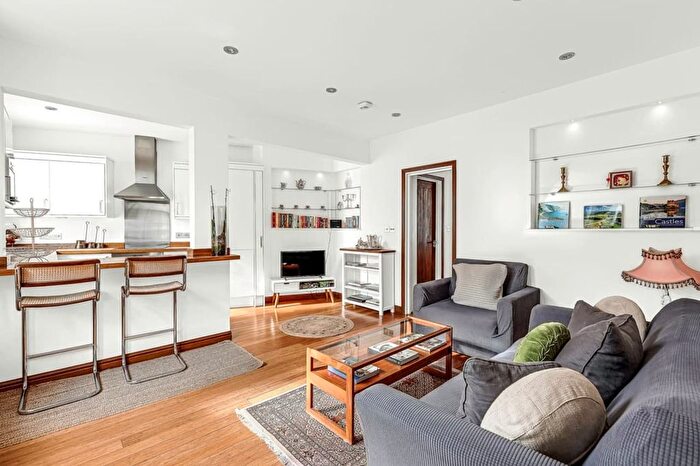 1 Bedroom Flat To Rent In Flat Mall Chambers, Kensington Mall, Notting Hill, London, W8