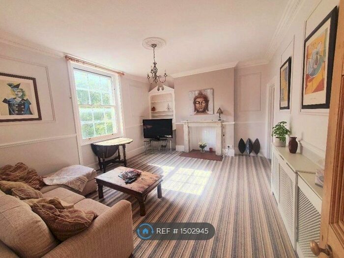 3 Bedroom Maisonette To Rent In Upper Maisonette, Surbiton, KT6