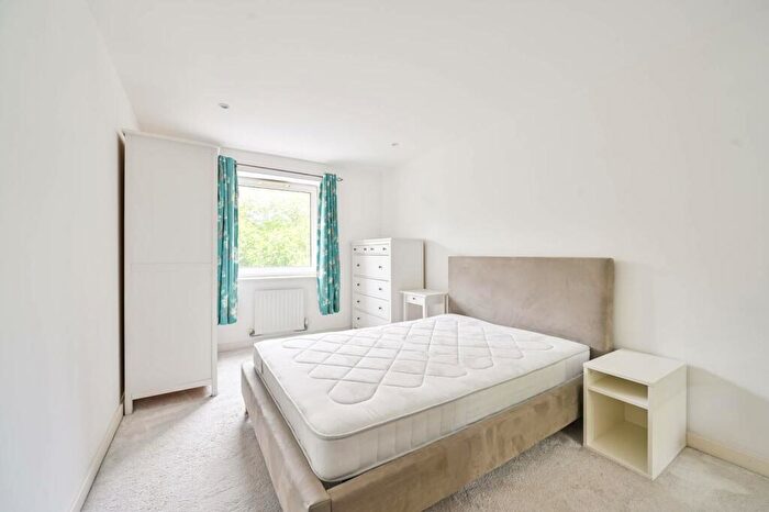 1 Bedroom Flat For Sale In Old Kent Road, Peckham, London, SE15