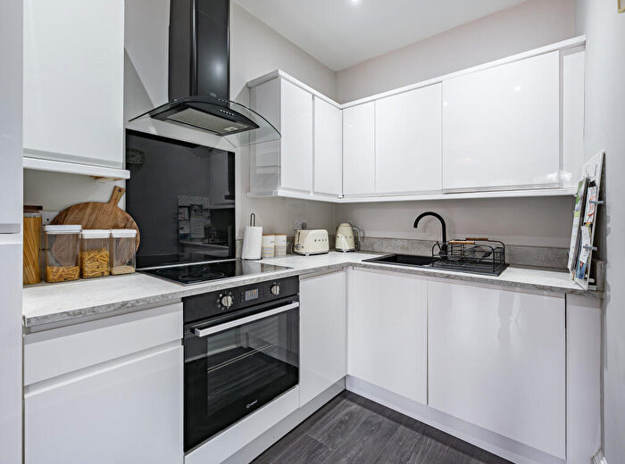 2 Bedroom Flat For Sale In Flat /, Tassie Street, Shawlands, G41