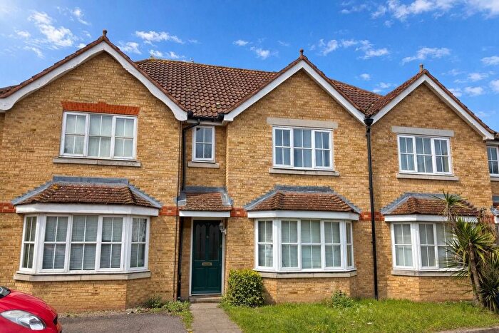 5 Bedroom Semi Detached House To Rent In Nightingale Shott, Egham, Surrey, TW20