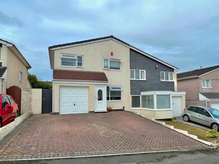 3 Bedroom SemiDetached House For Sale In Hemerdon Heights, Plympton