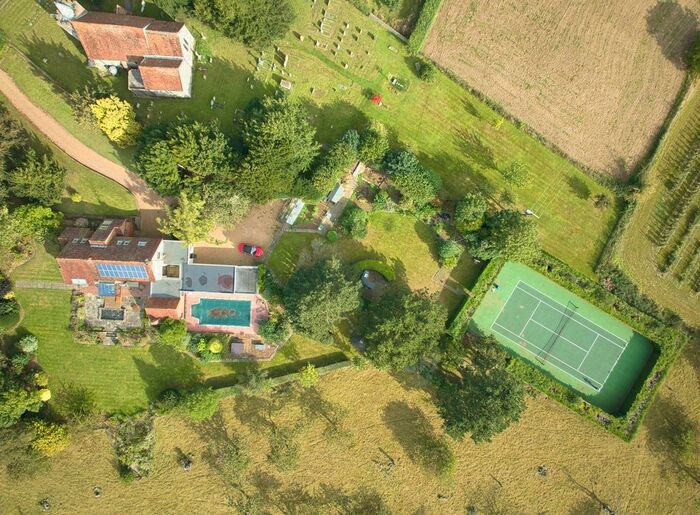 4 Bedroom Farmhouse For Sale In Church Lane, Nackington, CT4