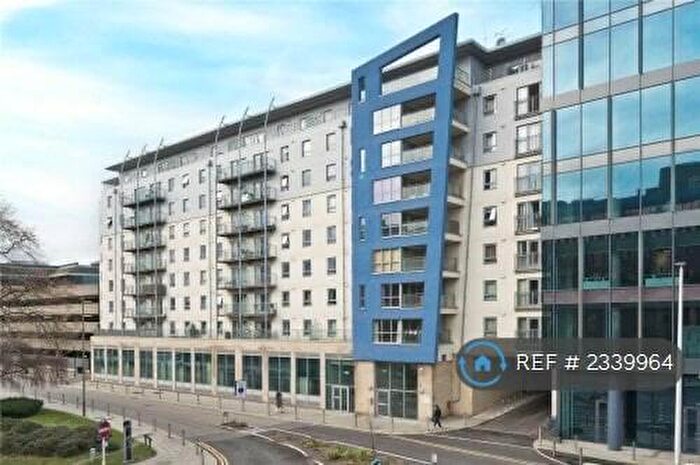 2 Bedroom Flat To Rent In Enterprise Place, Woking, GU21